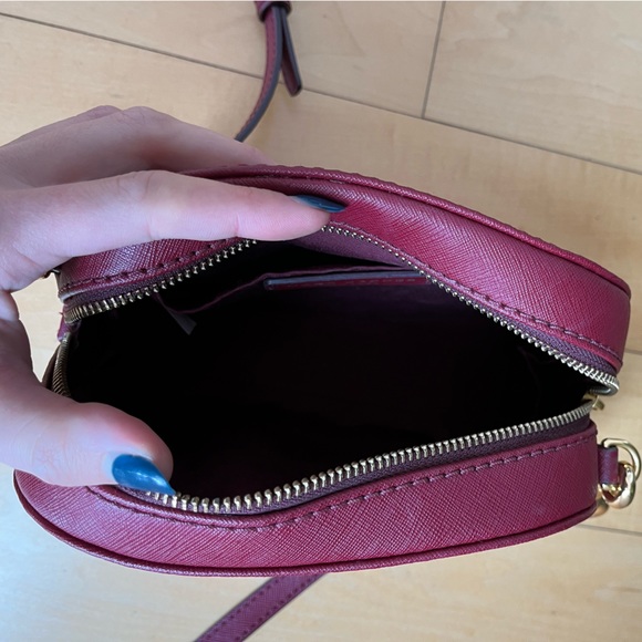 Marc Jacobs Burgundy Purse Gold Hardware - Picture 5 of 6